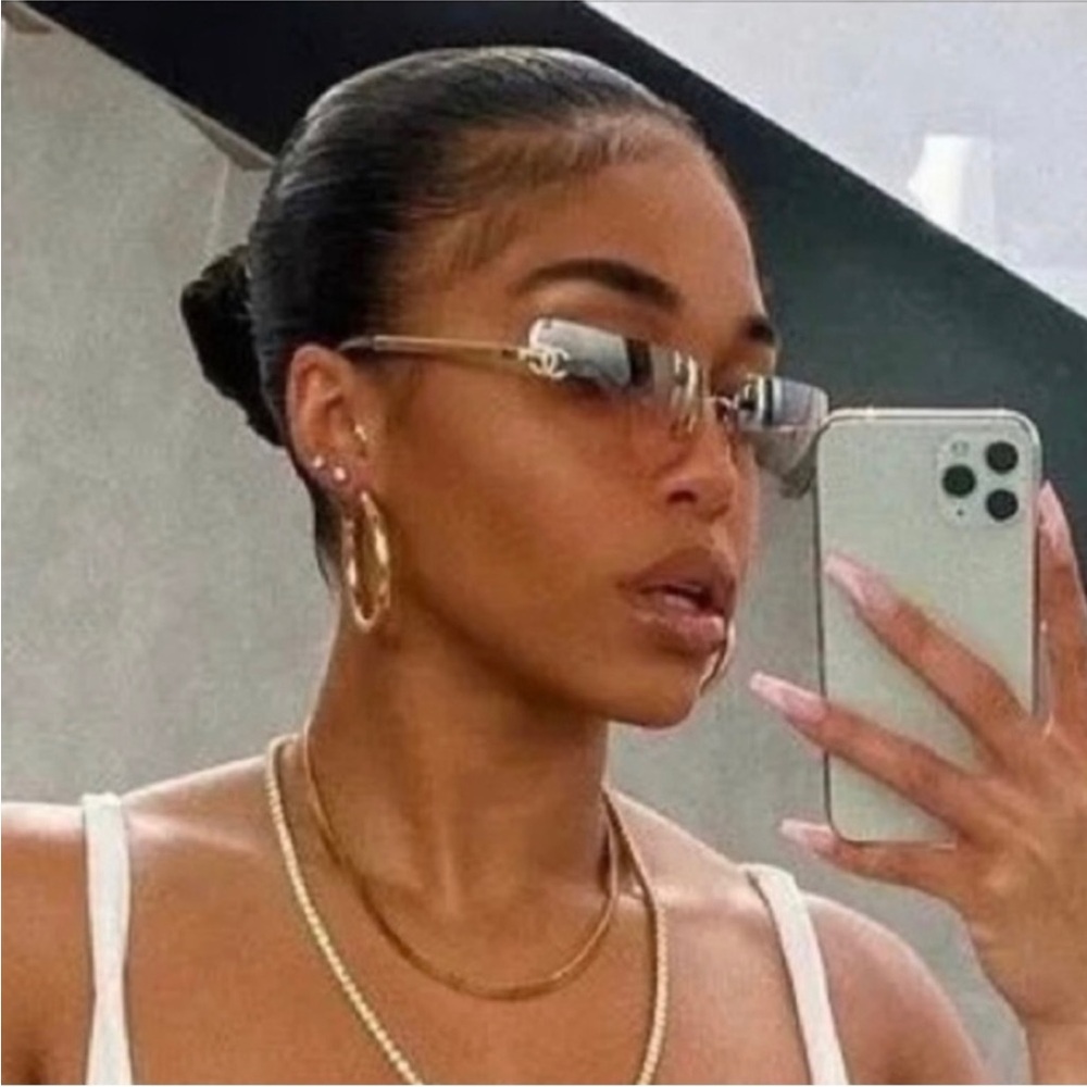 CHANEL Gold Gradient Sunglasses - Picture 8 of 13